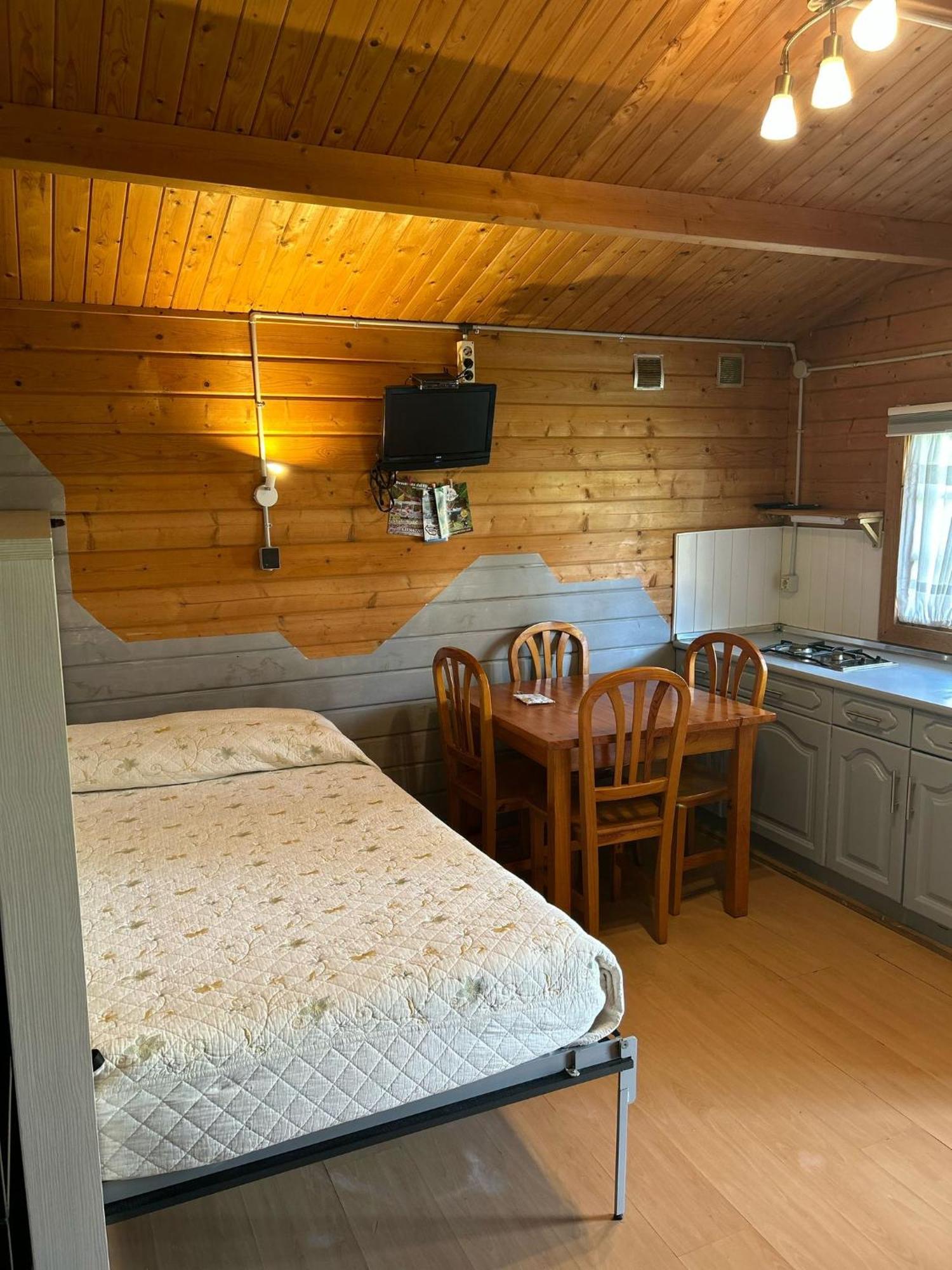 Camping A Grandella El Franco Szoba fotó